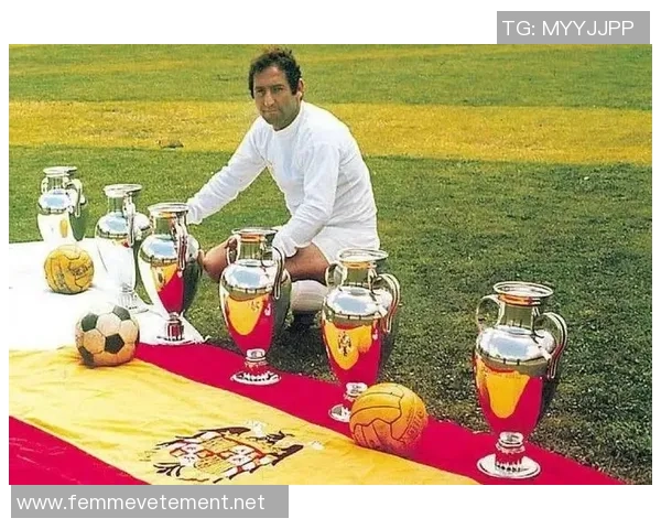 探讨全球著名足球明星的成就与影响力分析 探讨全球著名足球明星的成就与影响力分析