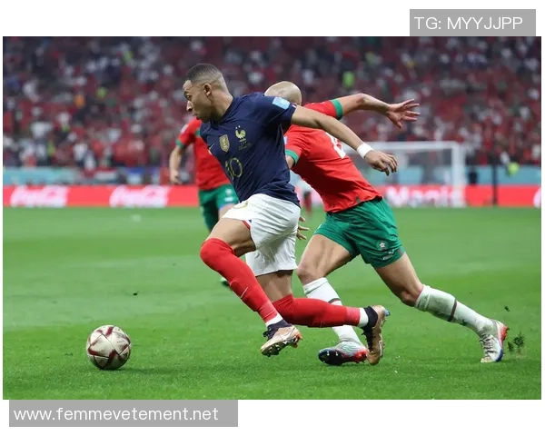 身高197厘米的足球明星如何在绿茵场上书写传奇人生 身高197厘米的足球明星如何在绿茵场上书写传奇人生